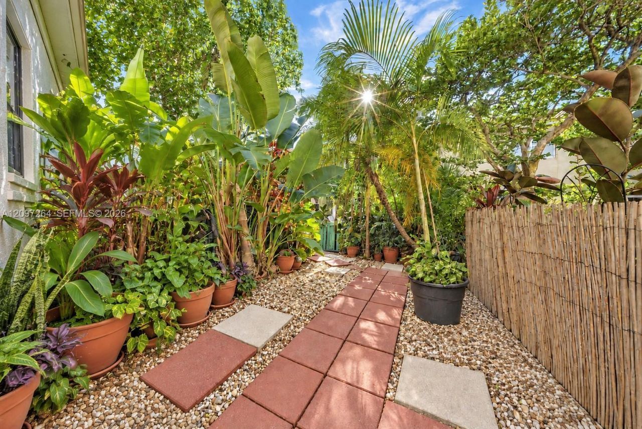 716 SW 122nd Ave, Pembroke Pines, FL 33025 Photo