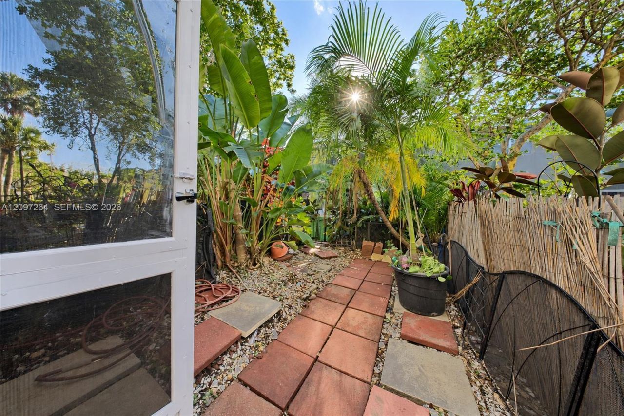 716 SW 122nd Ave, Pembroke Pines, FL 33025 Photo