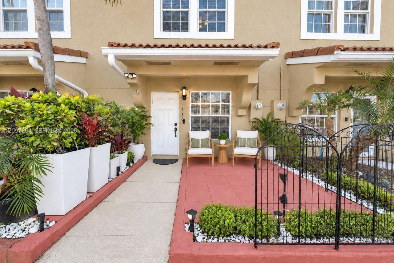 716 SW 122nd Ave, Pembroke Pines, FL 33025 Photo