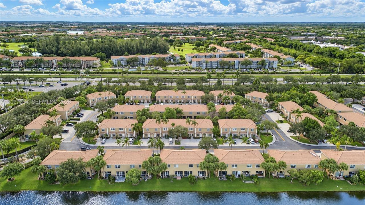 716 SW 122nd Ave, Pembroke Pines, FL 33025 Photo