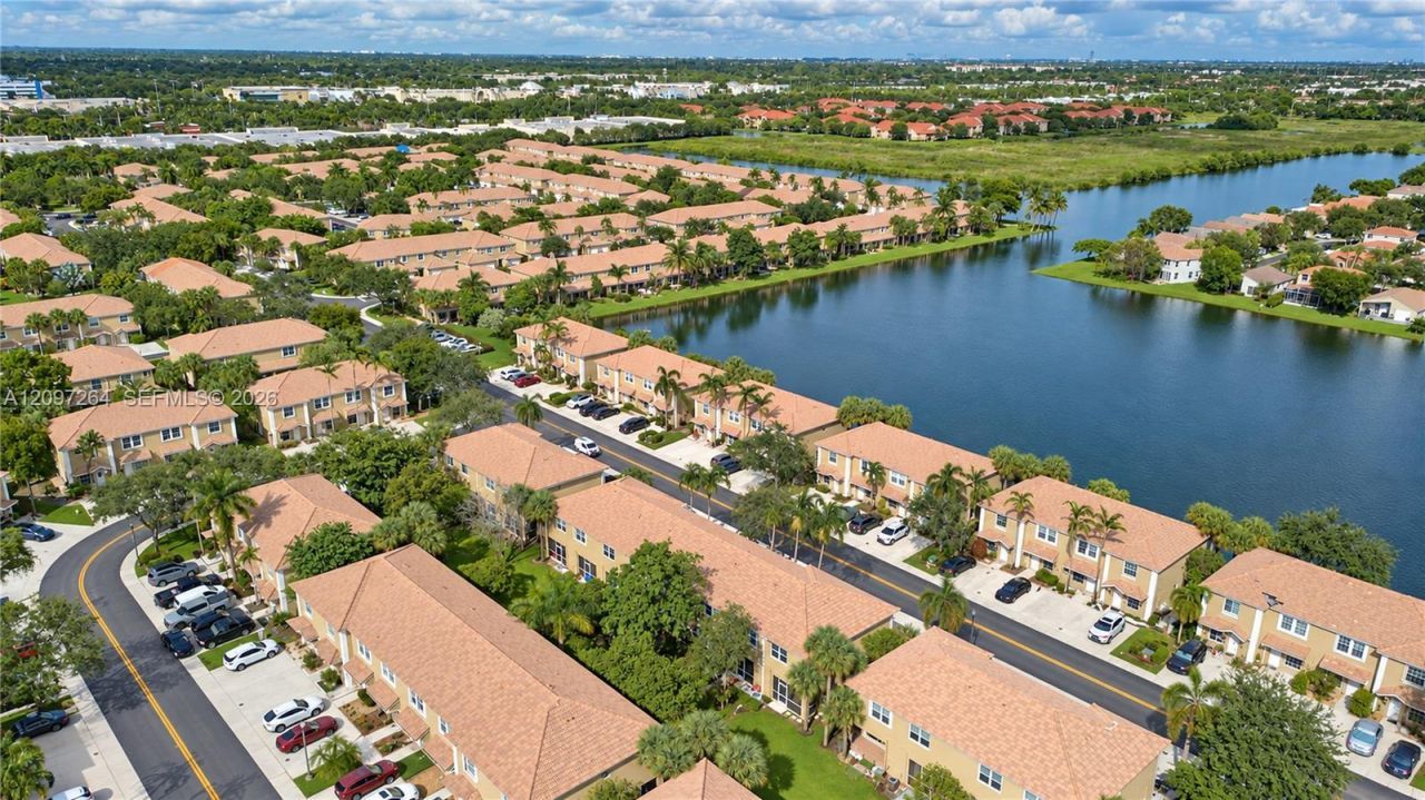 716 SW 122nd Ave, Pembroke Pines, FL 33025 Photo