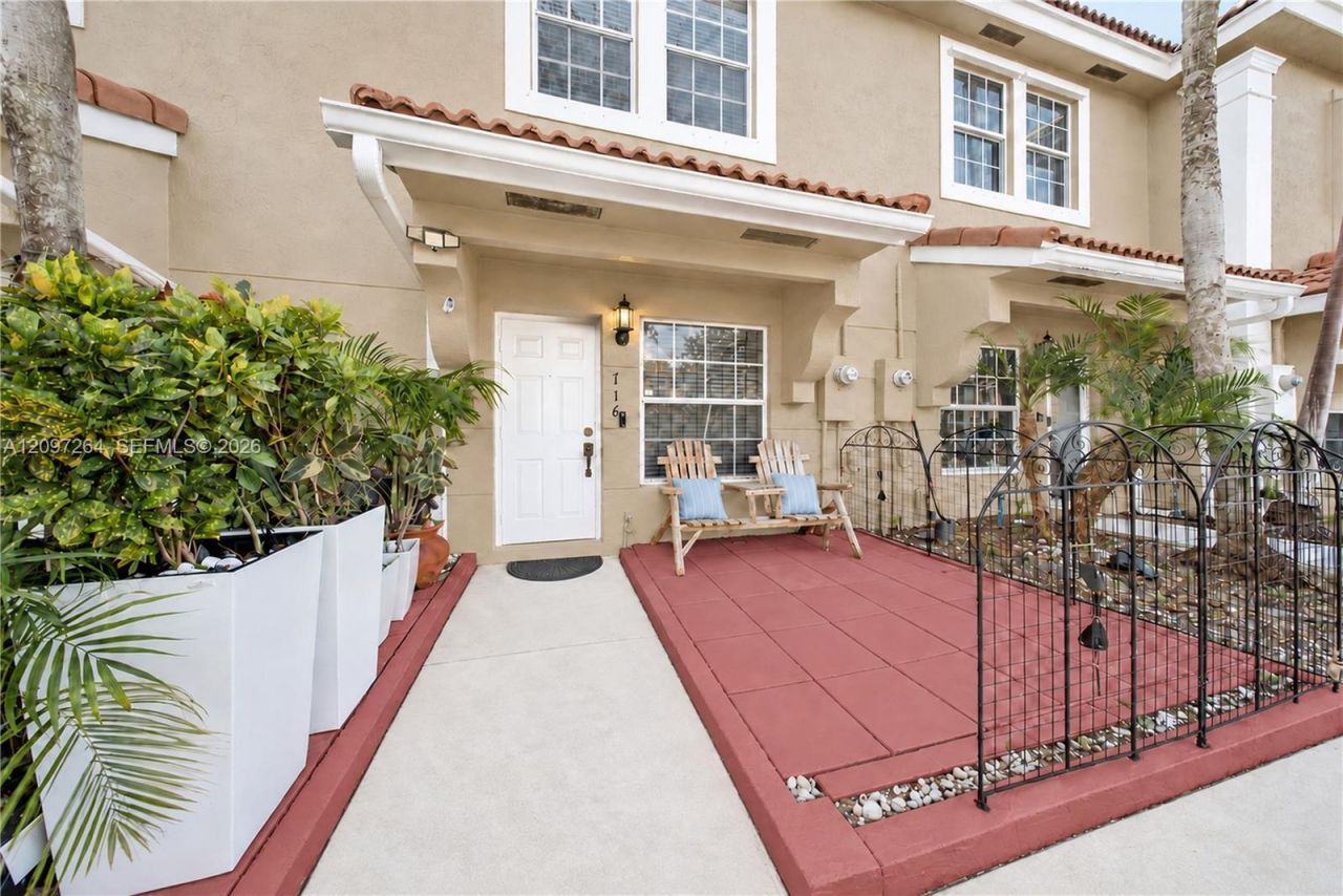 716 SW 122nd Ave, Pembroke Pines, FL 33025 Photo