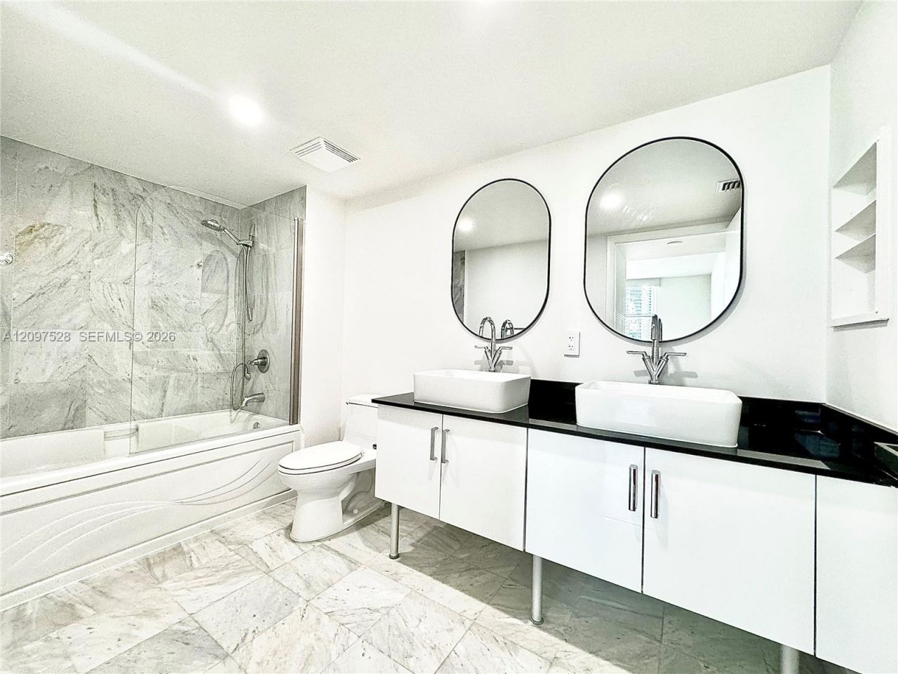 31 SE 5th St , Unit 1708, Miami, FL 33131 Photo