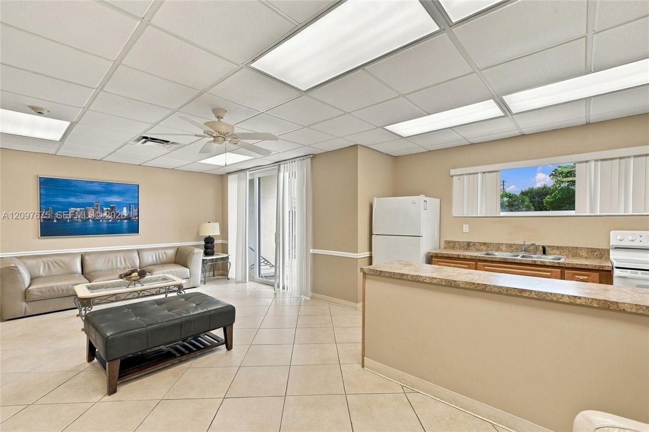 900 NE 18th Ave , Unit 304, Fort Lauderdale, FL 33304 Photo