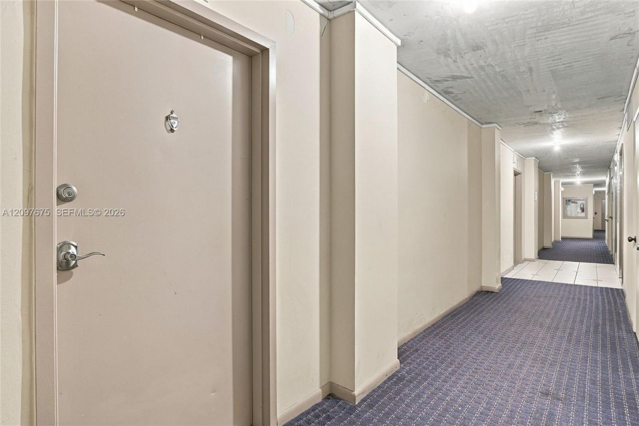 900 NE 18th Ave , Unit 304, Fort Lauderdale, FL 33304 Photo