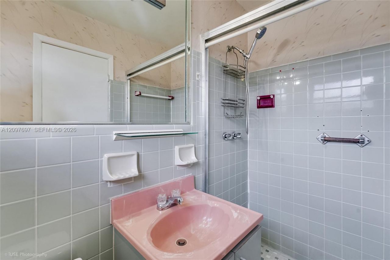 1321 W 2nd Ave , Hialeah, FL 33010 Photo