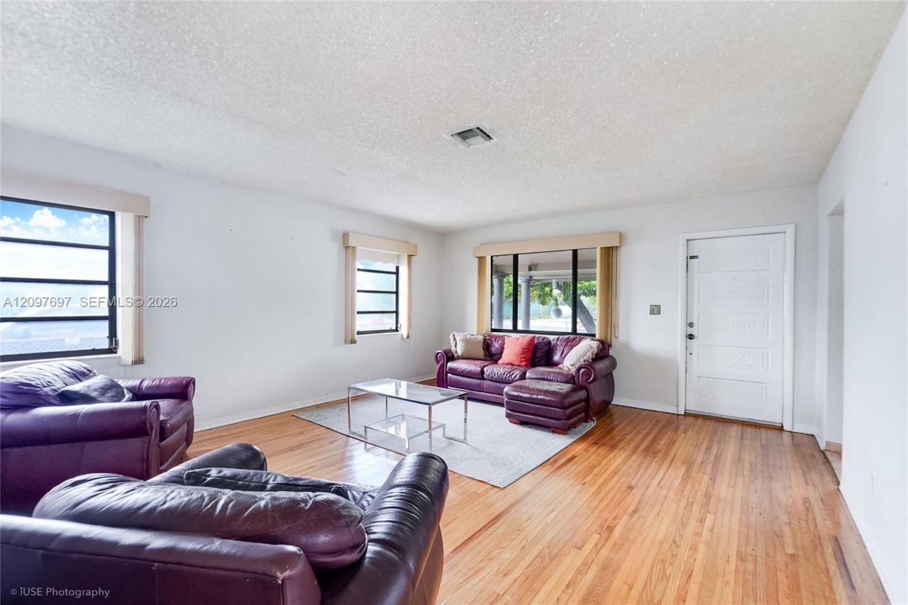 1321 W 2nd Ave , Hialeah, FL 33010 Photo