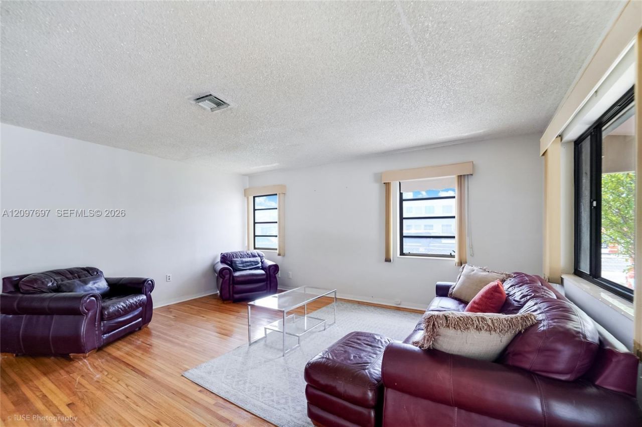 1321 W 2nd Ave , Hialeah, FL 33010 Photo