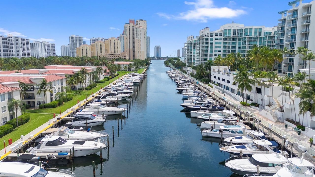3029 NE 188th St , Aventura, FL 33180 Photo