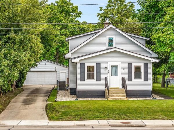 813 Harlem Road, MACHESNEY PARK, IL 61115