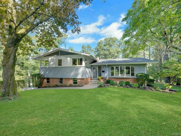 1 Leone Close, Scarsdale, NY 10583