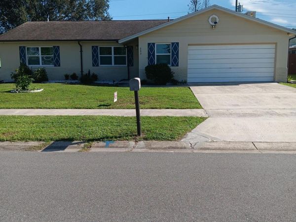 285 Hickory Avenue , Merritt Island, FL 32953