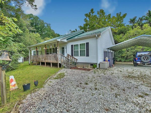 397 Reservoir Road , Spruce Pine, NC 28777