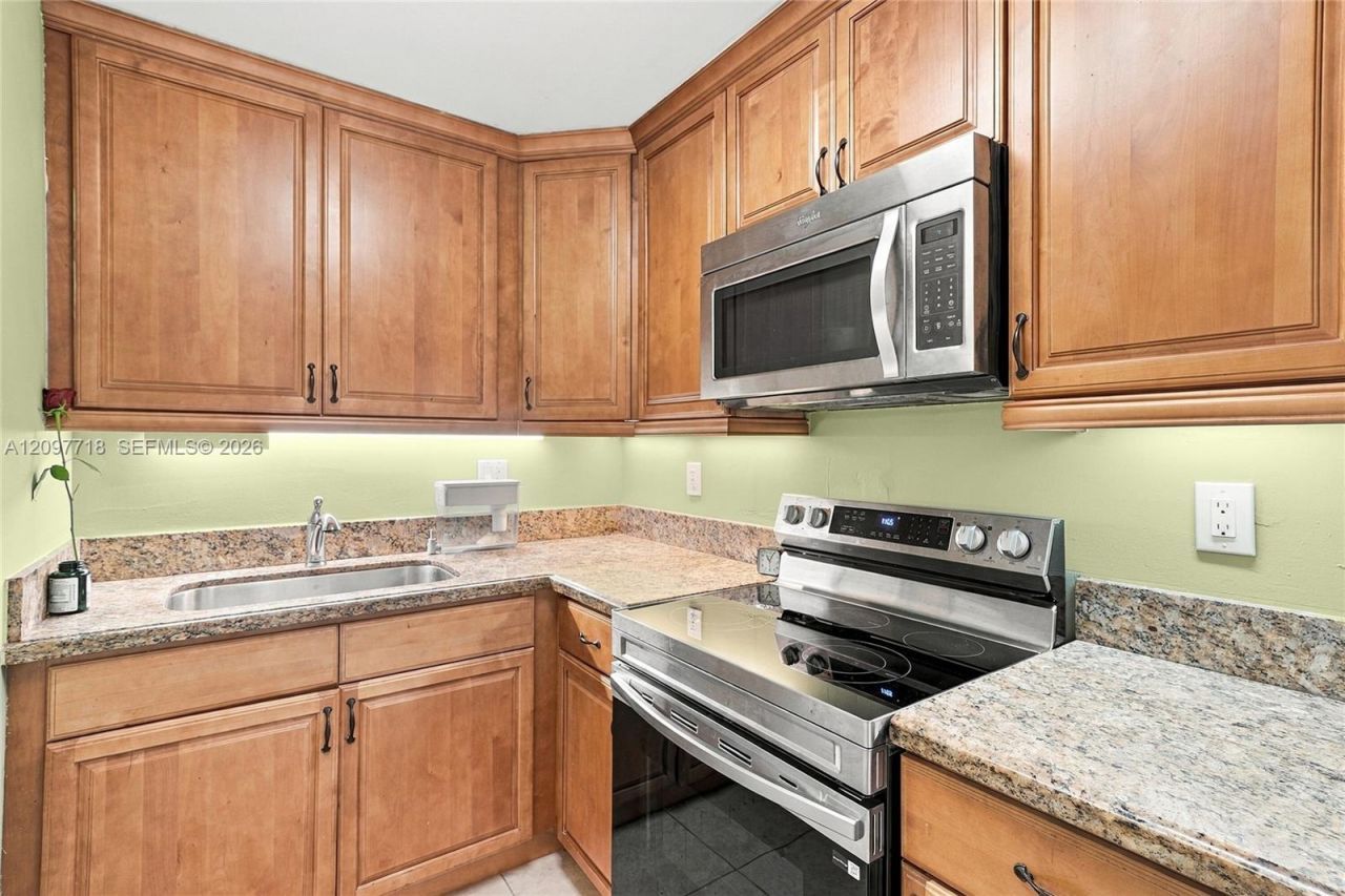 900 NE 18th Ave , Unit 304, Fort Lauderdale, FL 33304 Photo
