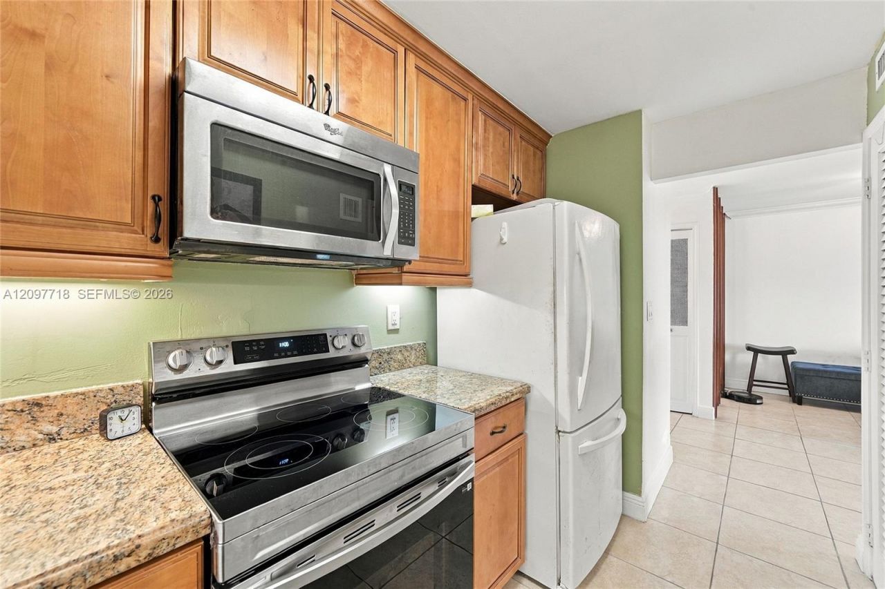 900 NE 18th Ave , Unit 304, Fort Lauderdale, FL 33304 Photo