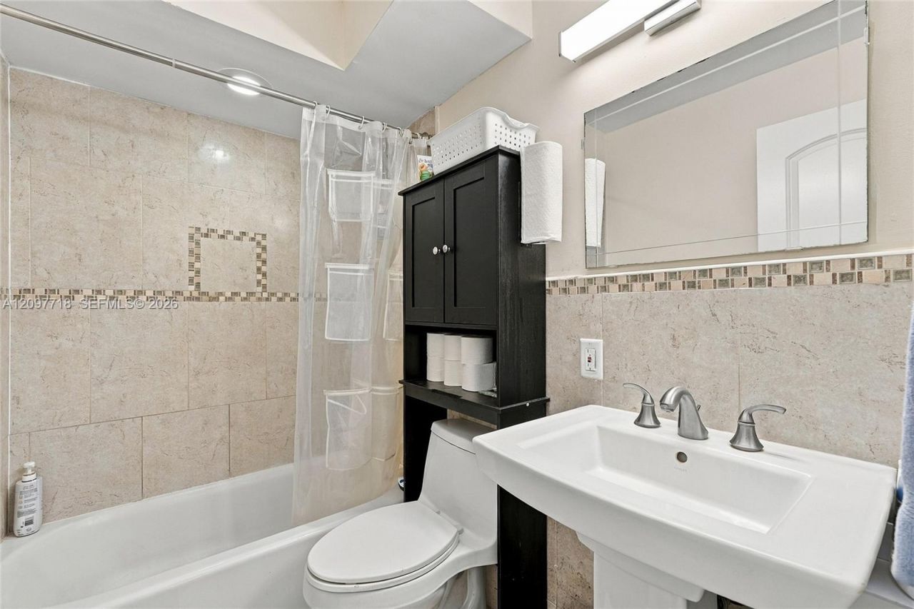 900 NE 18th Ave , Unit 304, Fort Lauderdale, FL 33304 Photo