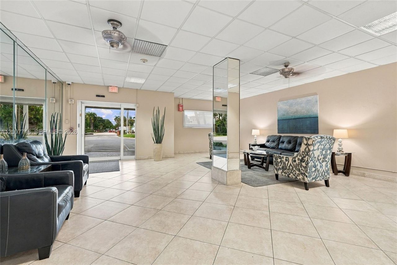 900 NE 18th Ave , Unit 304, Fort Lauderdale, FL 33304 Photo