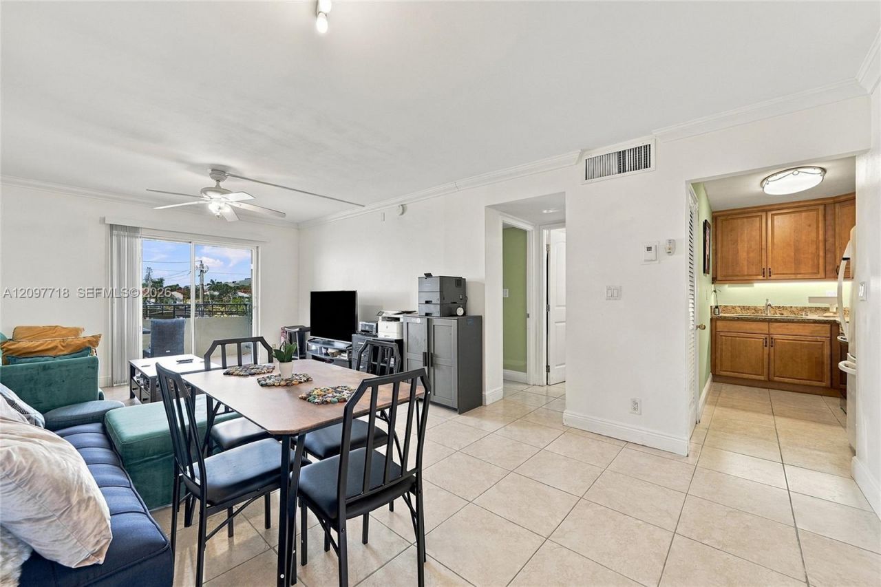 900 NE 18th Ave , Unit 304, Fort Lauderdale, FL 33304 Photo