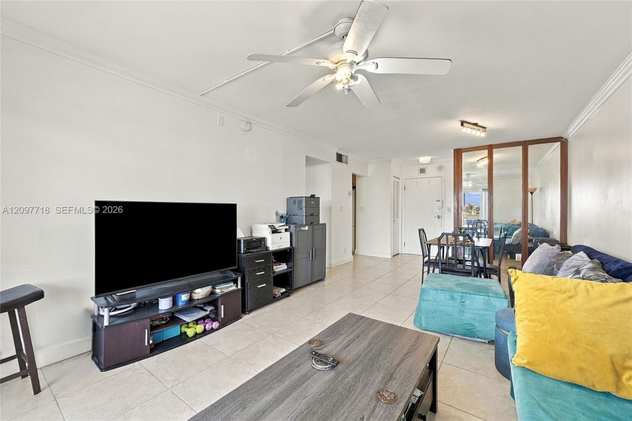 900 NE 18th Ave , Unit 304, Fort Lauderdale, FL 33304 Photo