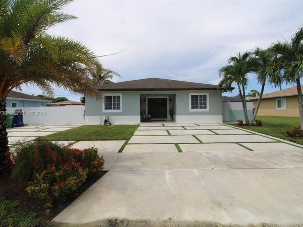 3481 NW 212th St, Miami Gardens, FL 33056