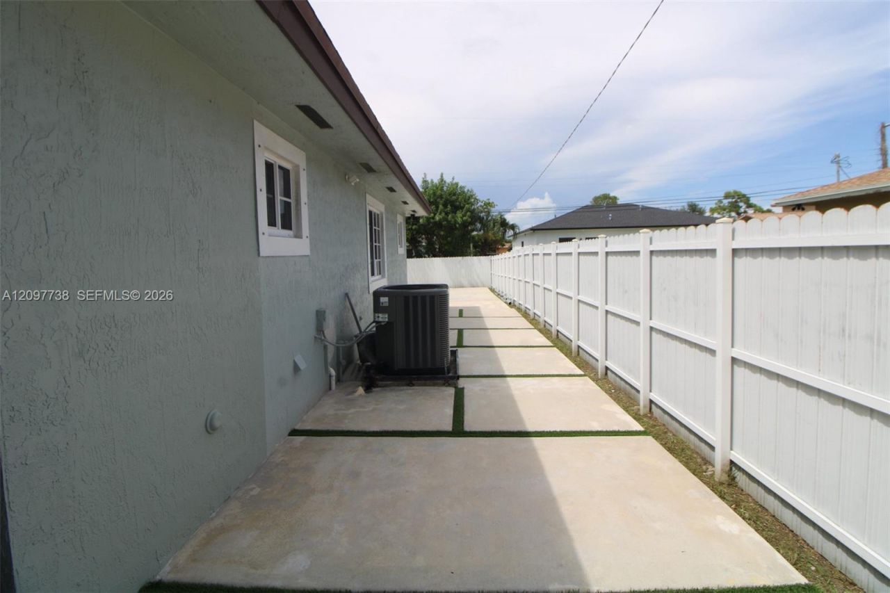 3481 NW 212th St, Miami Gardens, FL 33056 Photo