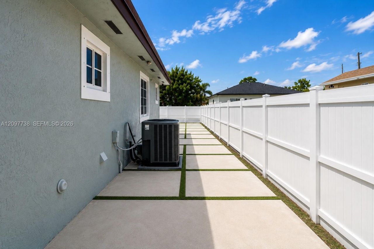 3481 NW 212th St, Miami Gardens, FL 33056 Photo
