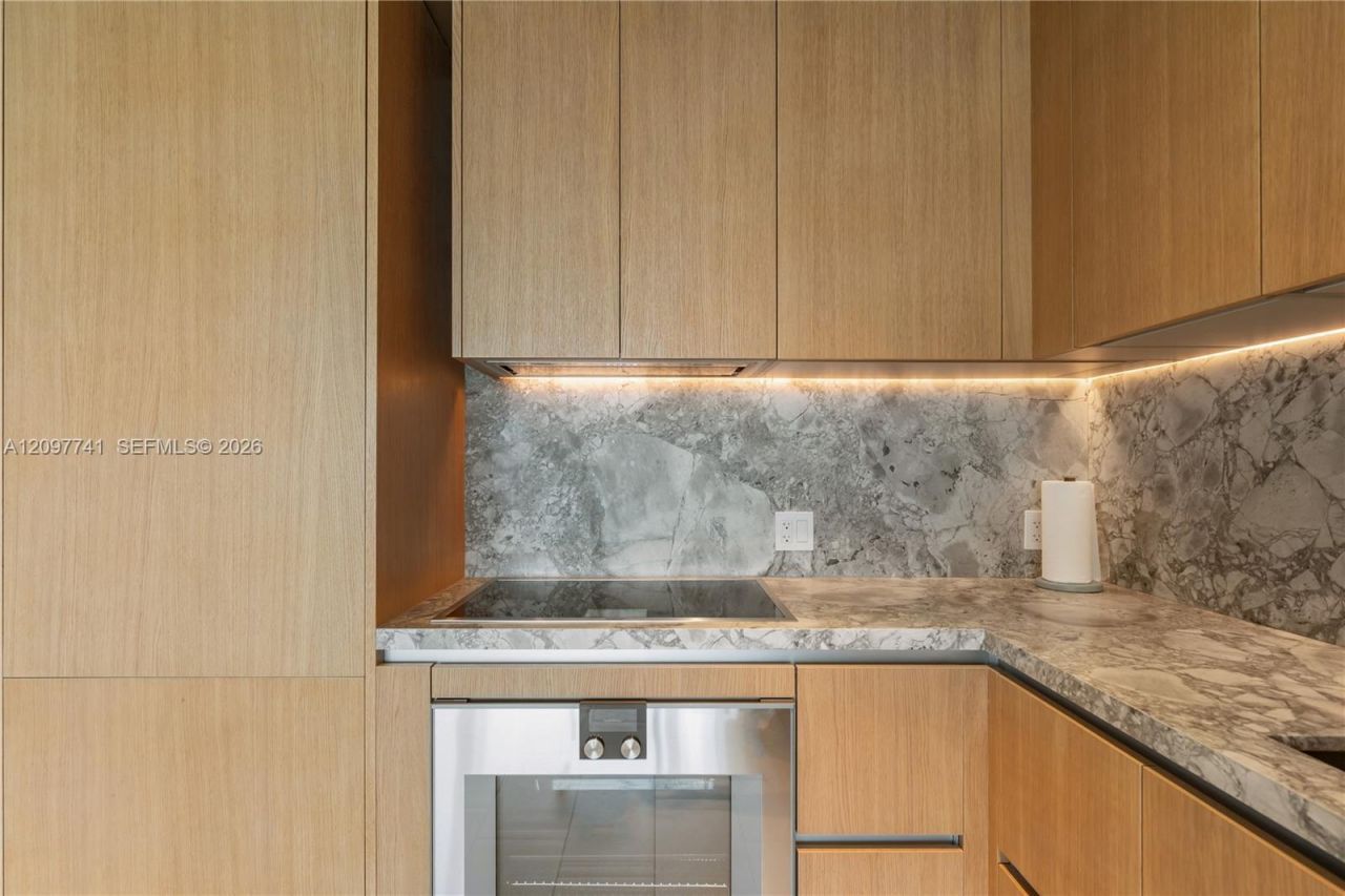 500 Alton Rd , Unit 802, Miami Beach, FL 33139 Photo