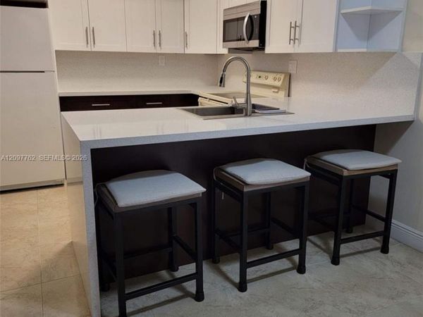 10877 NW 7th St , Unit 23-35, Miami, FL 33172