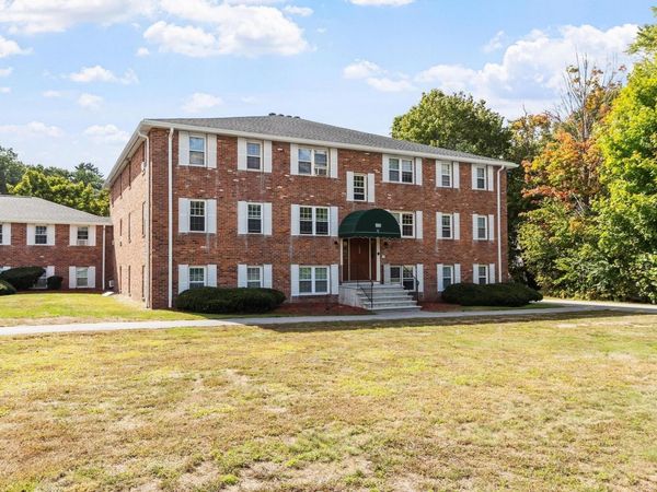 180 Tyngsboro Road, Unit 9C, Chelmsford, MA 01863