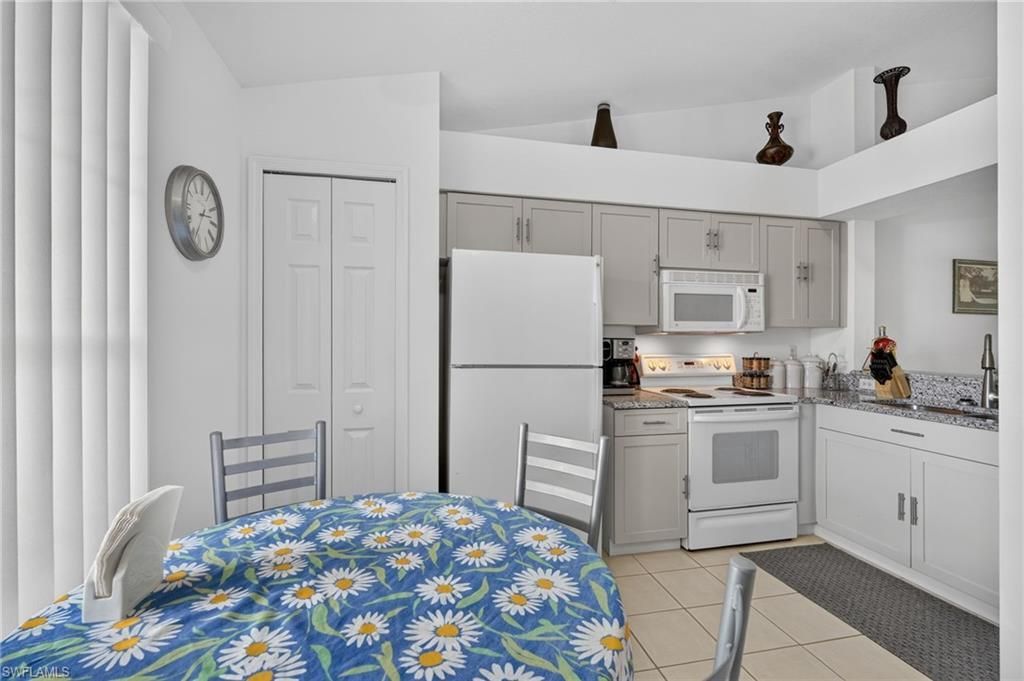 3245 Cypress Glen Way, Unit 518, Naples, FL 34109 Photo
