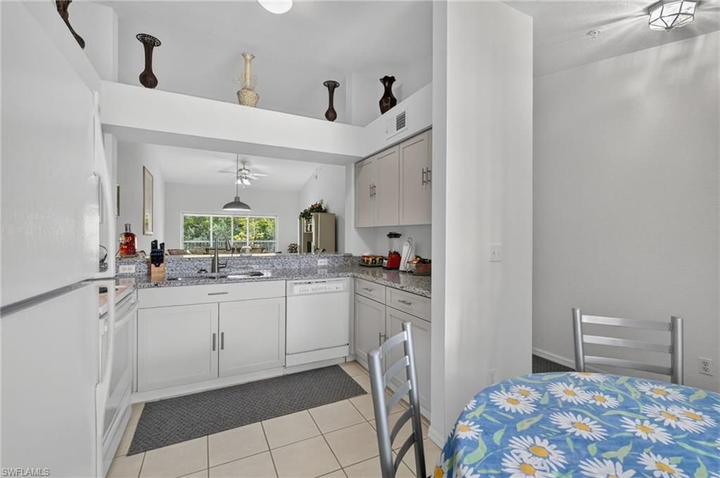 3245 Cypress Glen Way, Unit 518, Naples, FL 34109 Photo