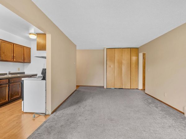 1610 Albemarle Street , Saint Paul, MN 55117