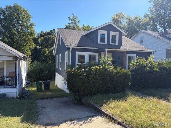 3834 Waco Drive , Normandy, MO 63121
