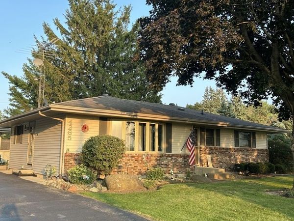 4265 Town Hall Road , Belvidere, IL 61008