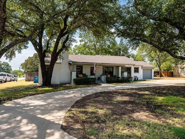 457 Breckenridge Street, Albany, TX 76430