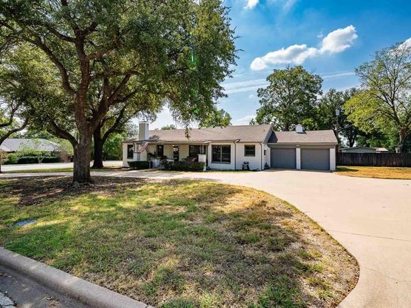 457 Breckenridge Street , Albany, TX 76430