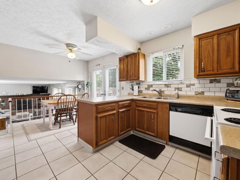 11764 Village Drive, Pickerington, OH 43147 Photo 12