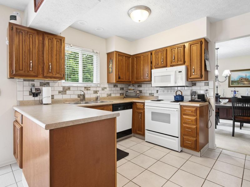 11764 Village Drive, Pickerington, OH 43147 Photo 13
