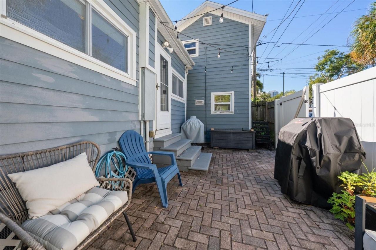 940 Locust Street Ne, Saint Petersburg, FL 33701 Photo