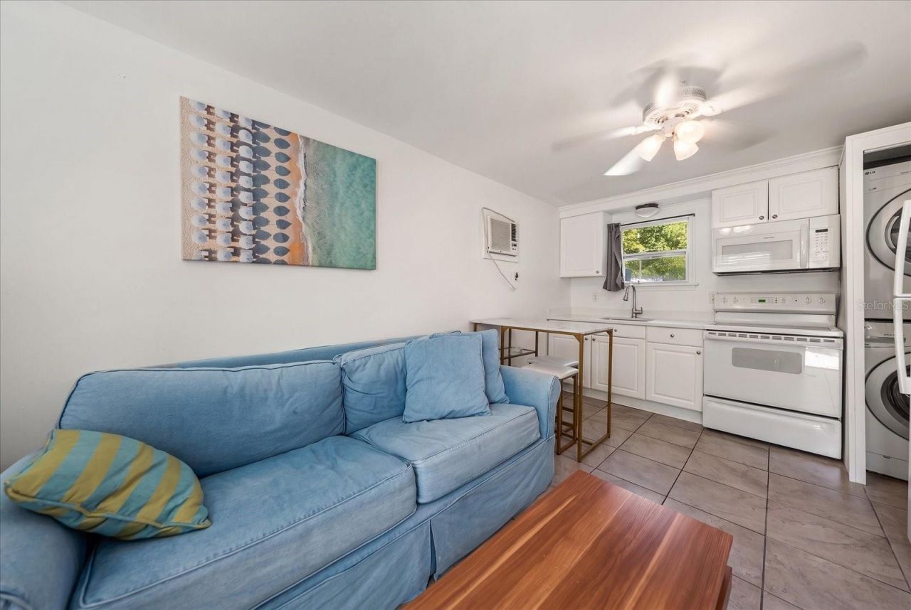 940 Locust Street Ne, Saint Petersburg, FL 33701 Photo