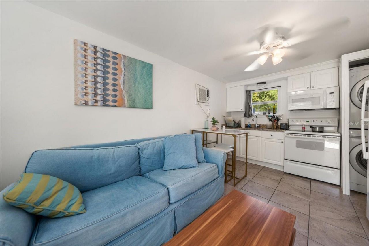 940 Locust Street Ne, Saint Petersburg, FL 33701 Photo