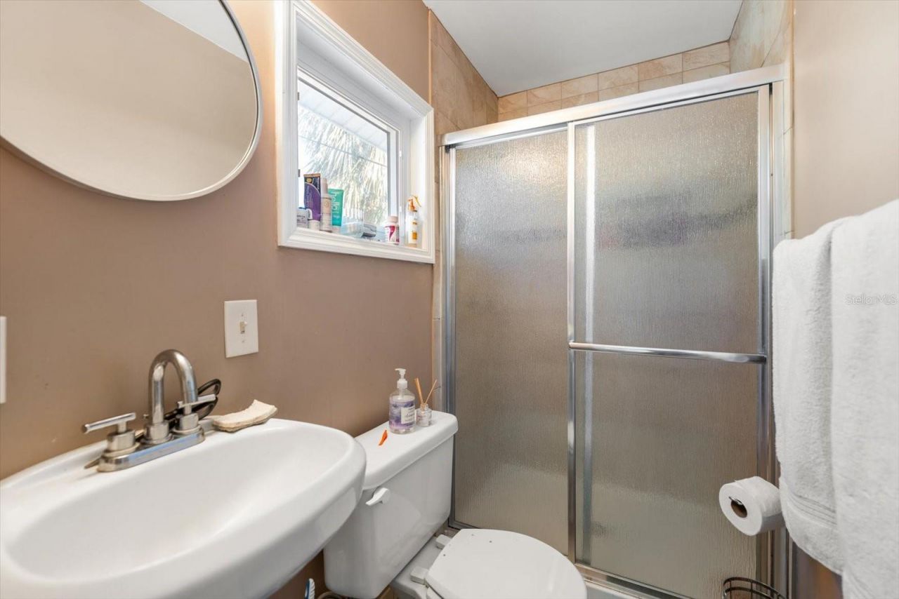 940 Locust Street Ne, Saint Petersburg, FL 33701 Photo