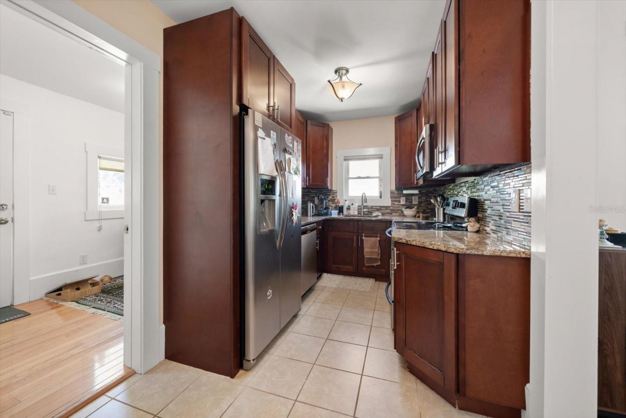 940 Locust Street Ne, Saint Petersburg, FL 33701 Photo