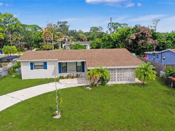 2424 1st Place SW, Vero Beach, FL 32962