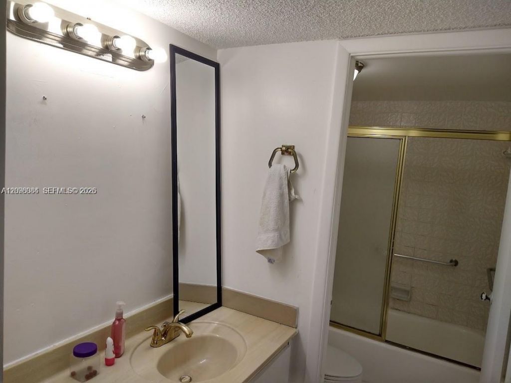6039 Collins Ave, Unit 1710, Miami Beach, FL 33140 Photo