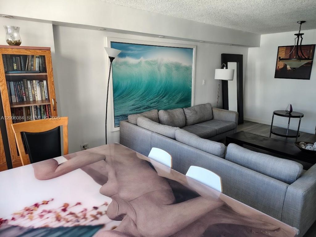 6039 Collins Ave, Unit 1710, Miami Beach, FL 33140 Photo
