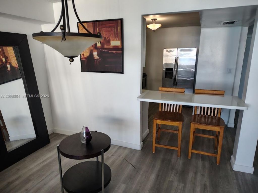 6039 Collins Ave, Unit 1710, Miami Beach, FL 33140 Photo