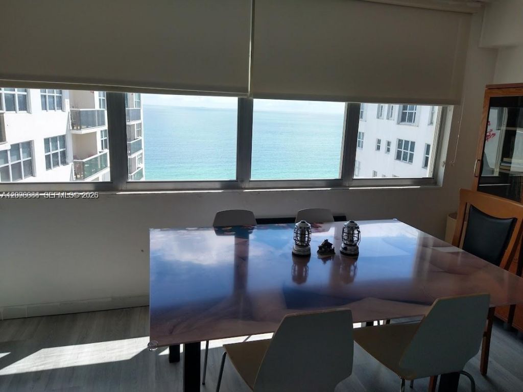 6039 Collins Ave, Unit 1710, Miami Beach, FL 33140 Photo