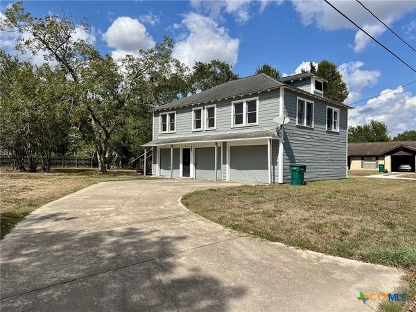 407 S Second Street , Ganado, TX 77962