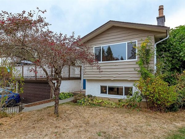 7251 Enid Pl , Central Saanich, BC V8M 1H3